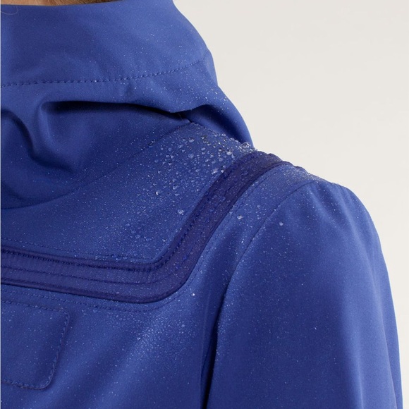 LIKE NEW. Lululemon Paddington Softshell
Pigment Blue - Picture 4 of 15